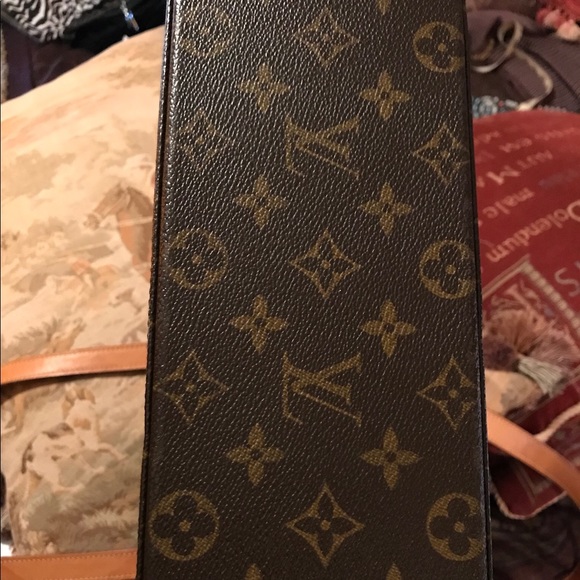 💋SOLD💋AUTHENTIC LOUIS VUITTON MONOGRAM TOTE. - Picture 8 of 8
